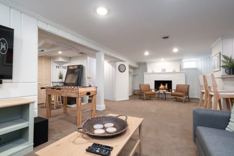 Lots of space to gather the whole crowd (Fireplace not for use)